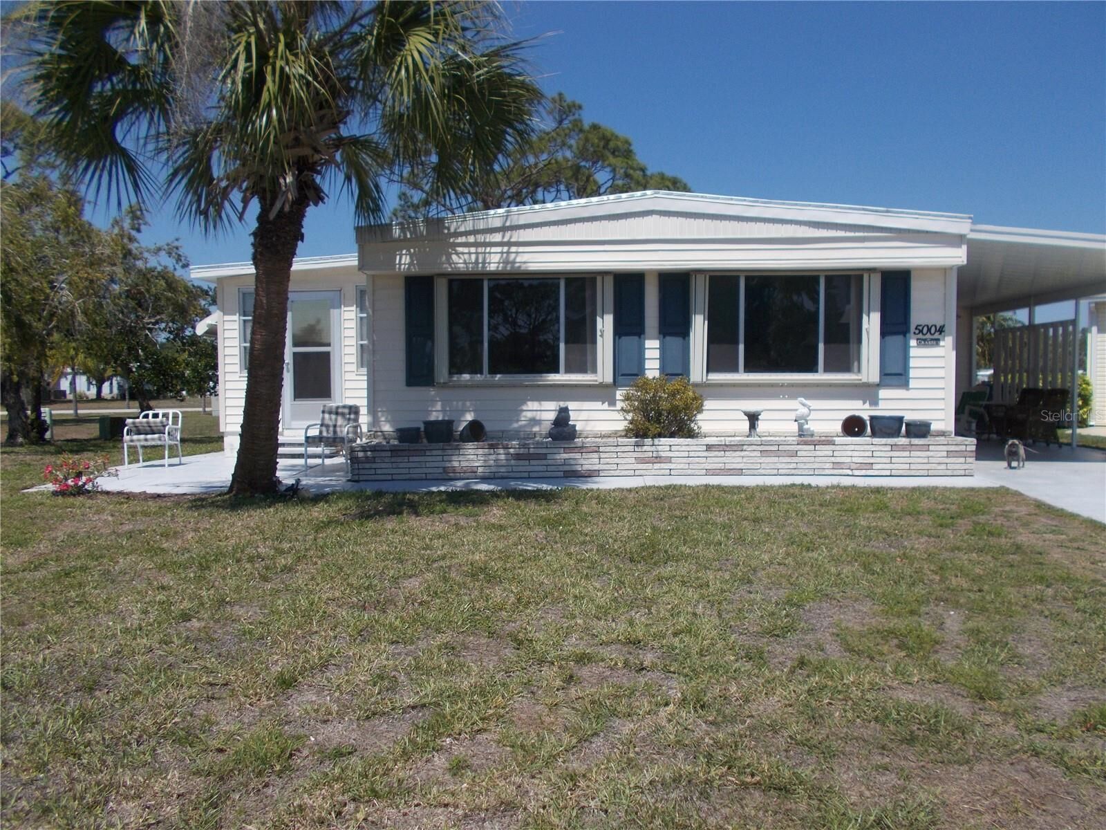 Property Photo: 5004 Palena Boulevard FL 34287