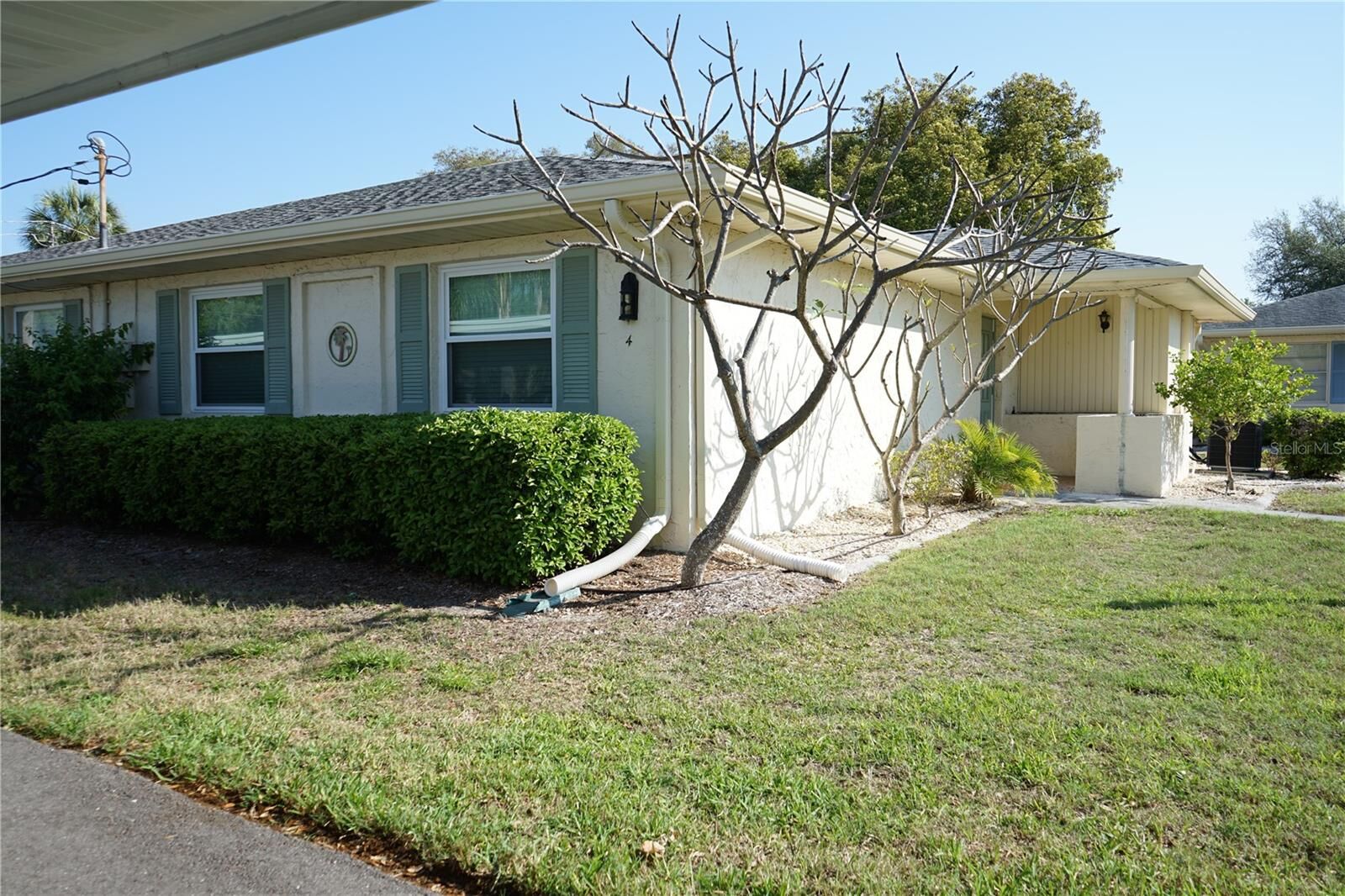 Property Photo:  1901 Canterbury Lane 4  FL 33573 