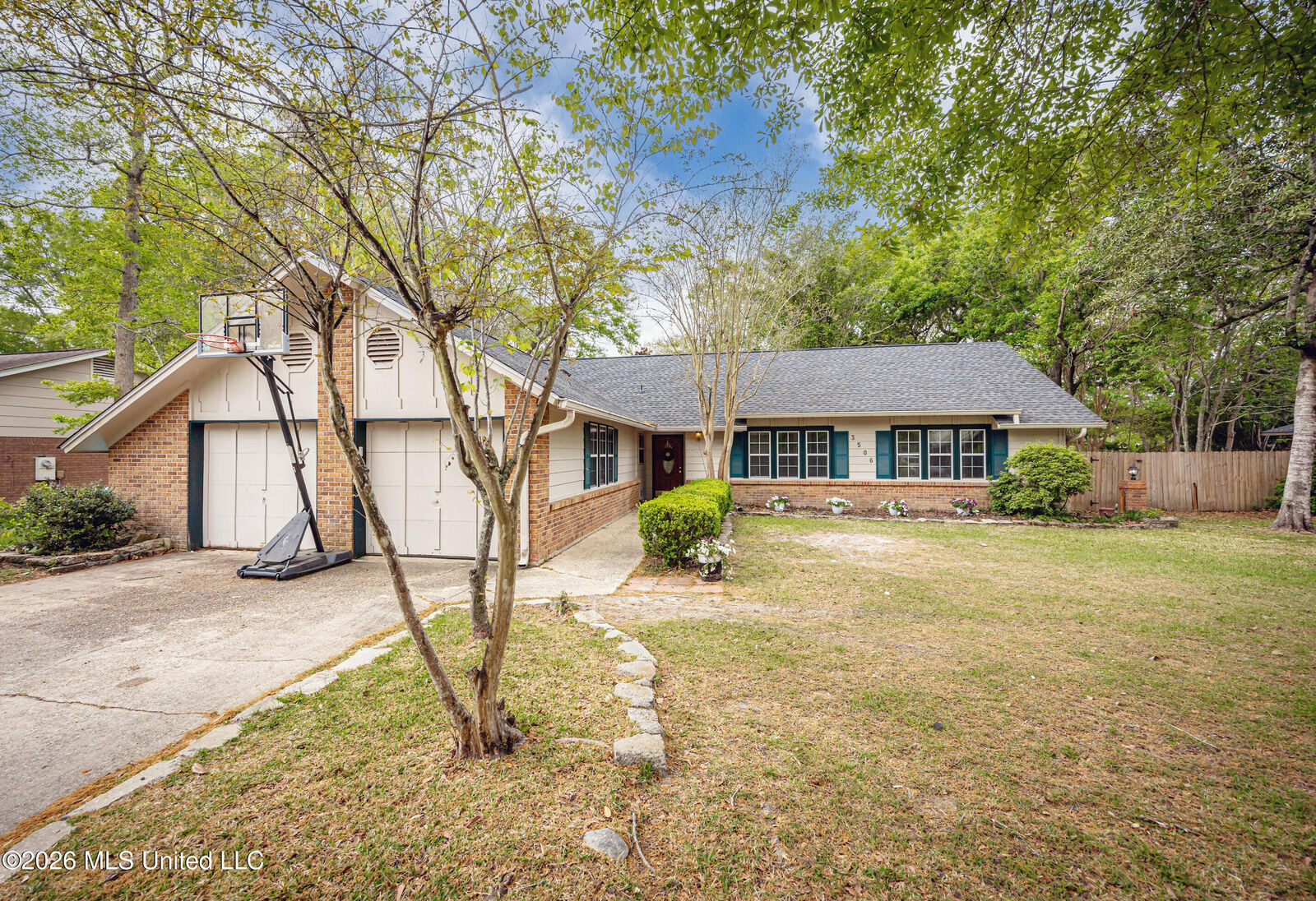 Property Photo:  3506 King George Street  MS 39564 