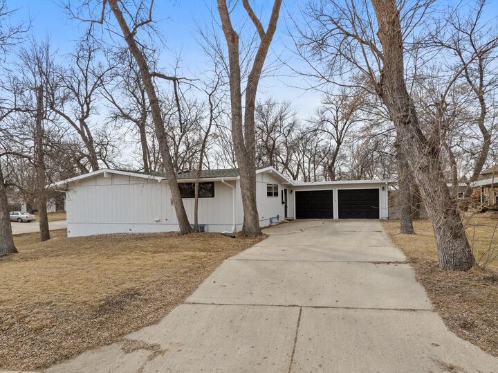 Property Photo:  304 15th St SW  ND 58701 