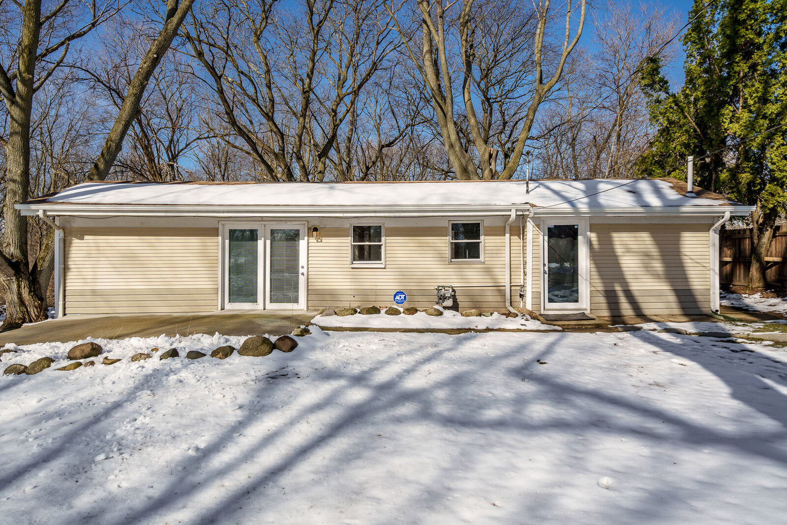 Property Photo:  1764 Leonard Road  IL 61109 