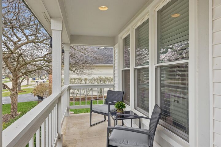 Property Photo: 1278 Thorndale Lane IL 60047