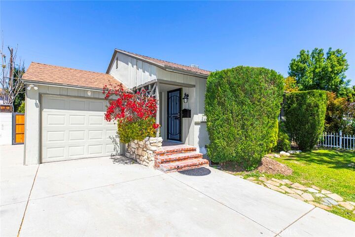 Property Photo: 17425 Emelita CA 91316