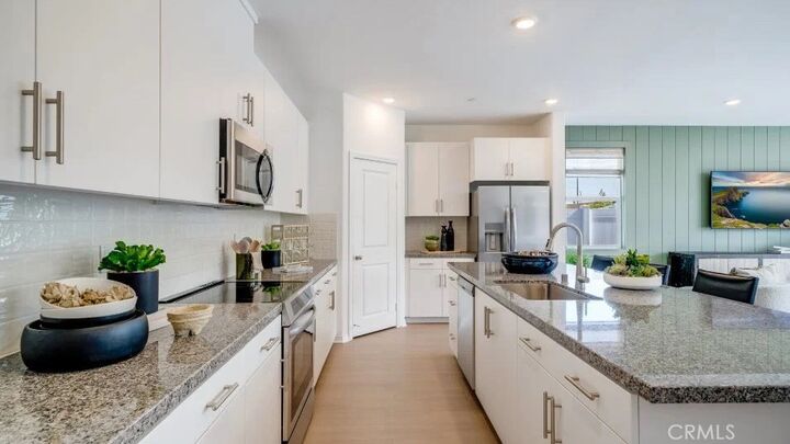 Property Photo:  372 Deer Lane Way  CA 92570 