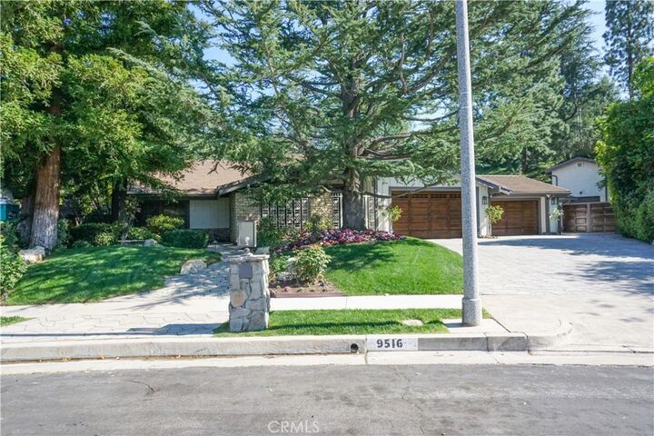 Property Photo: 9516 Capistrano CA 91311