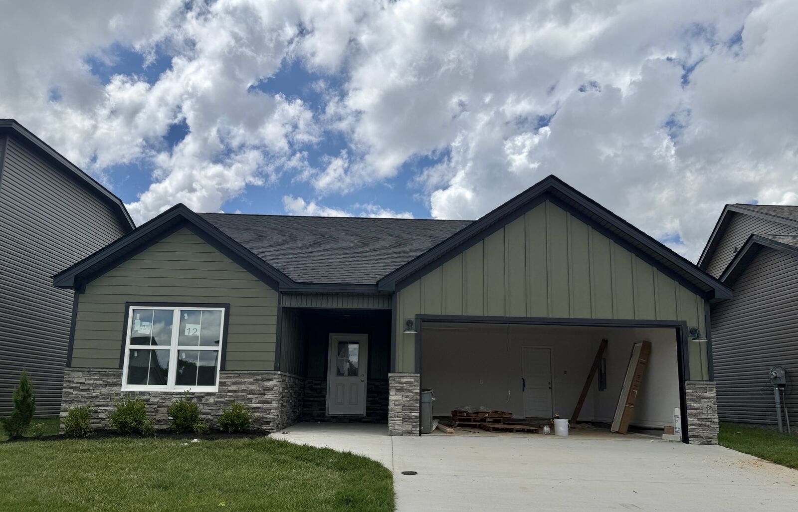 Property Photo: 12 Persinger Place TN 37042