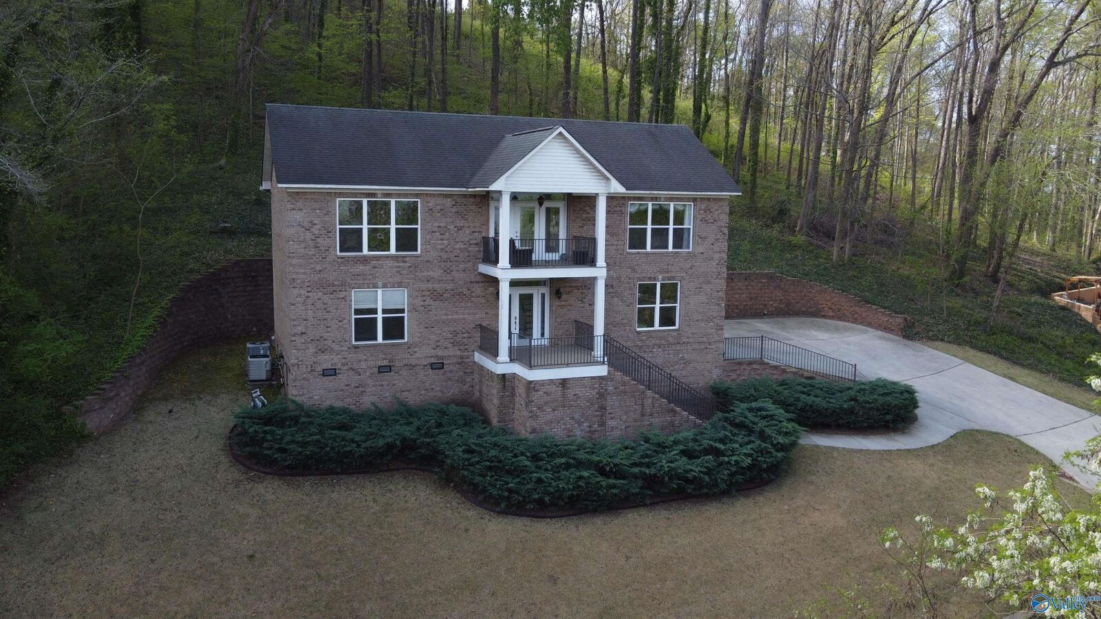 Property Photo: 1525 Willow Beach Road AL 35976