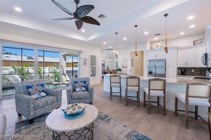 Property Photo: 730 95th Avenue N FL 34108