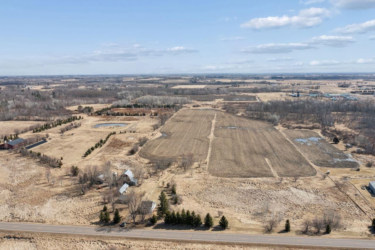 Property Photo: 4668 Woodland Road MN 55063