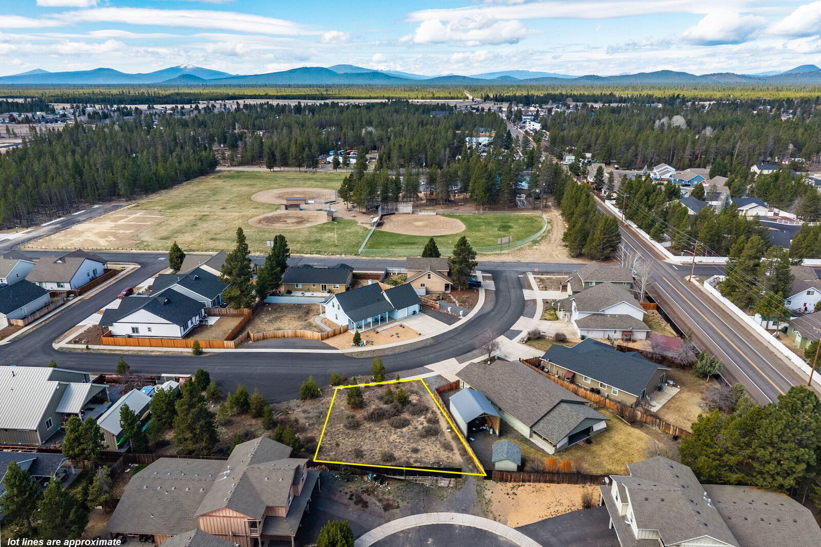 Property Photo:  51374 Apache Tears Court  OR 97739 