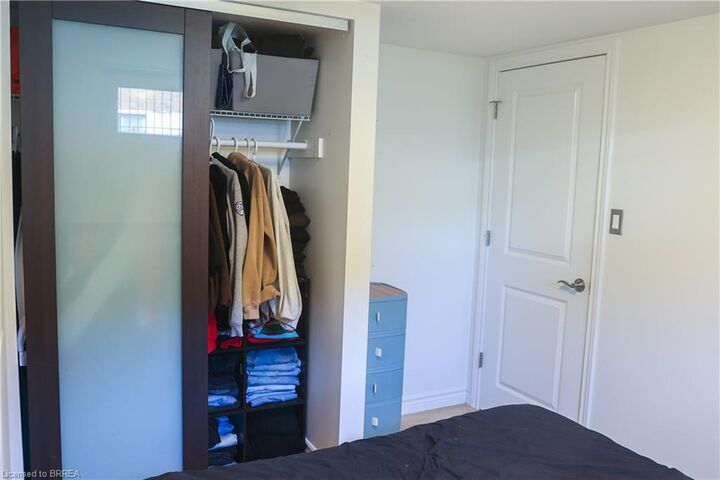 Property Photo: 2 Robroy Court ON N3R 3E3