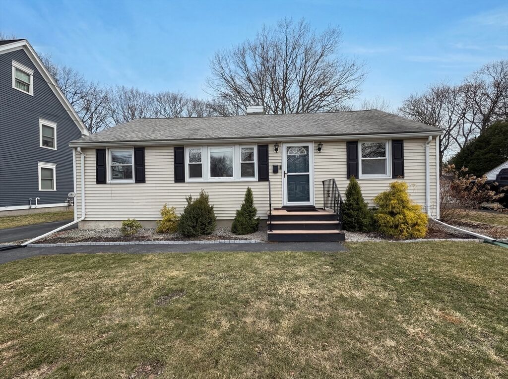 Property Photo:  125 Burnham Rd  MA 01852 