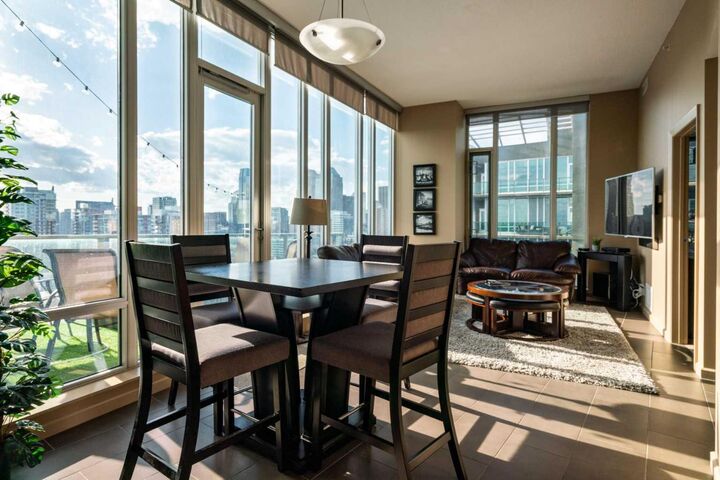 Property Photo:  210 15 Avenue SE 2201  AB T2G 0B5 