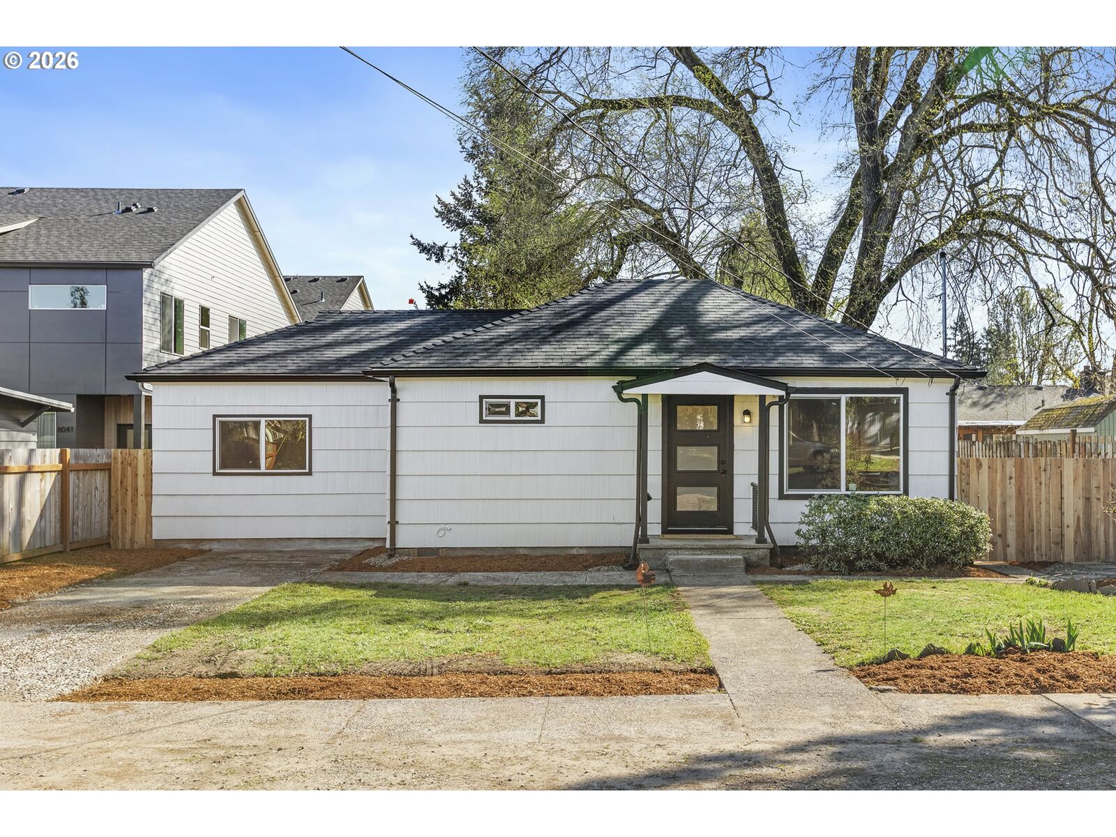 Property Photo:  7118 SE Nehalem St  OR 97206 