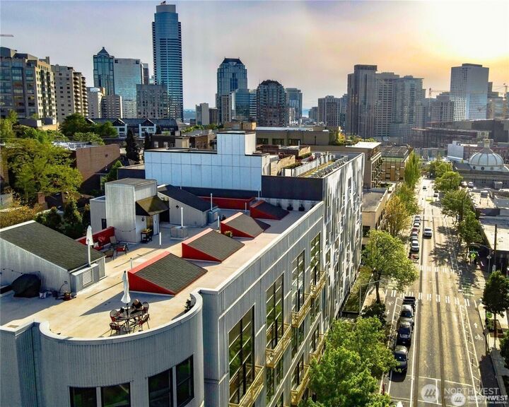 Property Photo:  615 E Pike Street 303  WA 98122 