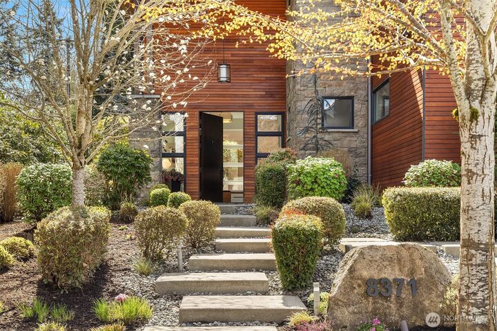 Property Photo:  8371 SE 31st Street  WA 98040 