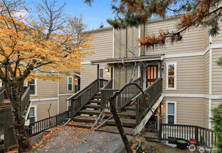 Property Photo:  1940 N Northgate Way  WA 98133 