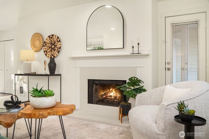 Property Photo:  2740  118th Avenue SE 202  WA 98005 