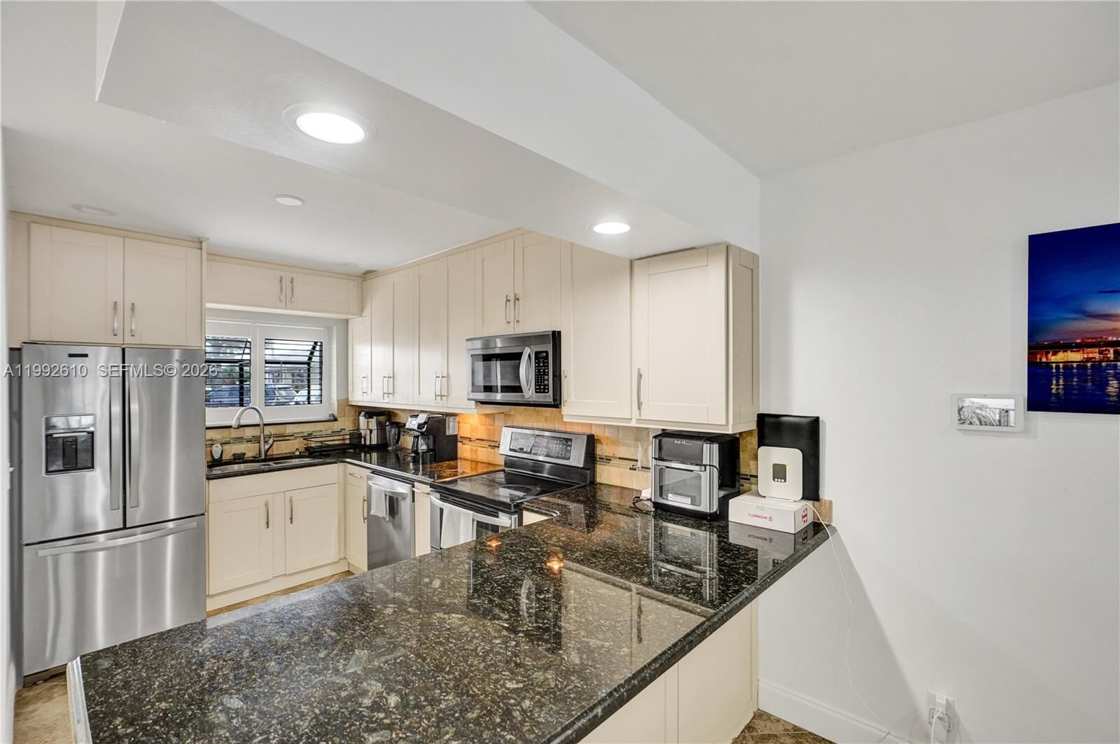 Property Photo: 707 Banks Rd FL 33063