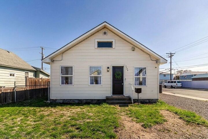 Property Photo: 1708 E Tilsley Pl WA 99207