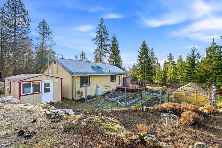 Property Photo:  702 McCammon Dr  WA 99009 