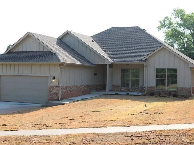 Property Photo:  713 N Grandview Street  OK 74075 