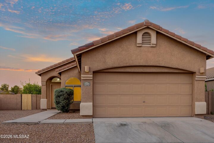 Property Photo: 6190 W Sandburg AZ 85743