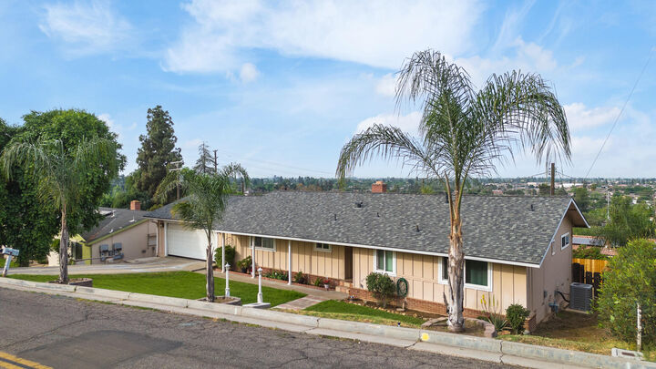 Property Photo: 1043 N Highland Drive CA 93257
