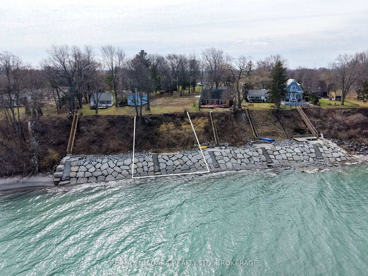 Property Photo:  1204 Lakeshore Road W  ON L2R 6P9 