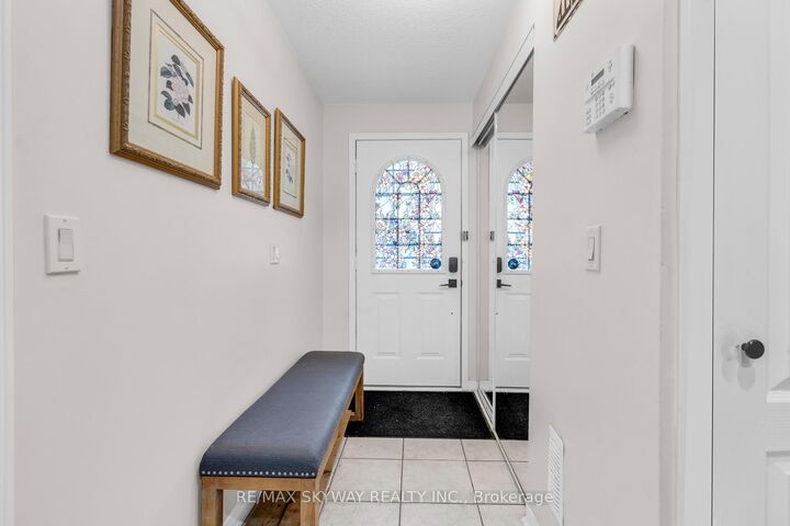 Property Photo: 96 Jenkinson Way ON M1P 5H4
