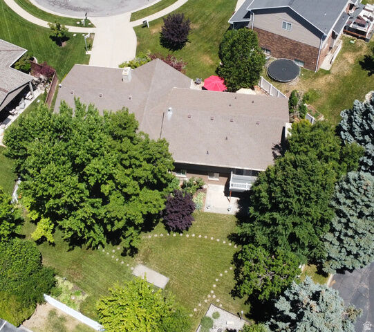Property Photo:  698 E 200 S  UT 84010 