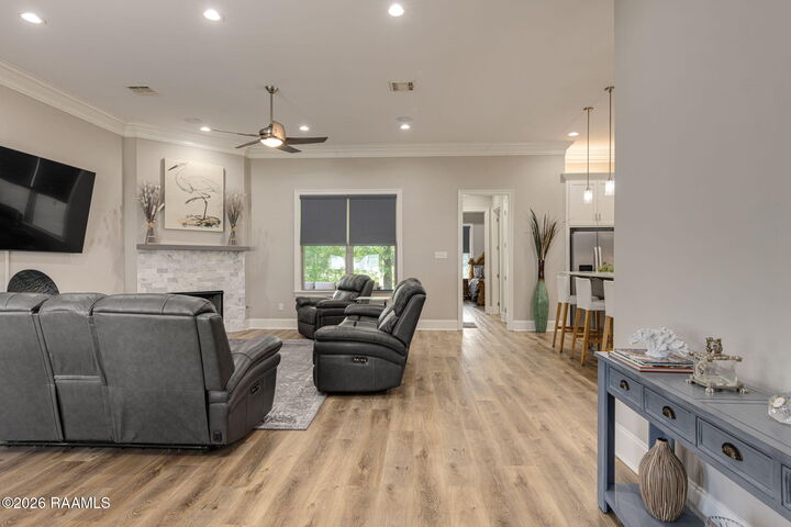 Property Photo:  204 Redfern Street  LA 70508 