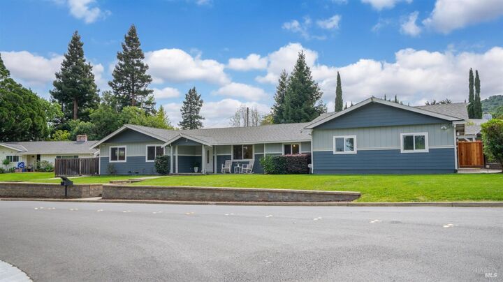 Property Photo:  2 Montego Place  CA 94526 