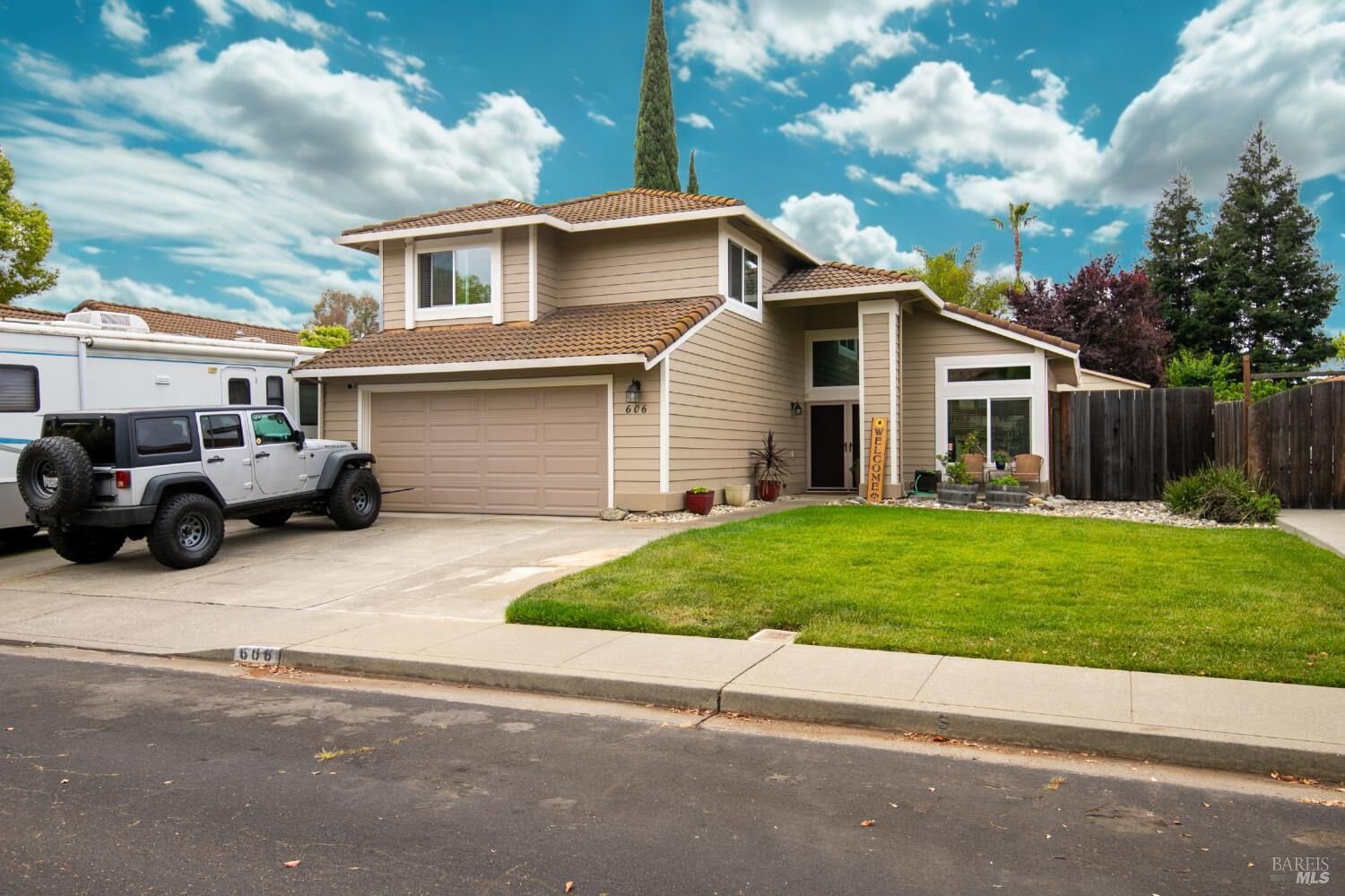 Property Photo: 606 Sunnyvale Place CA 95687