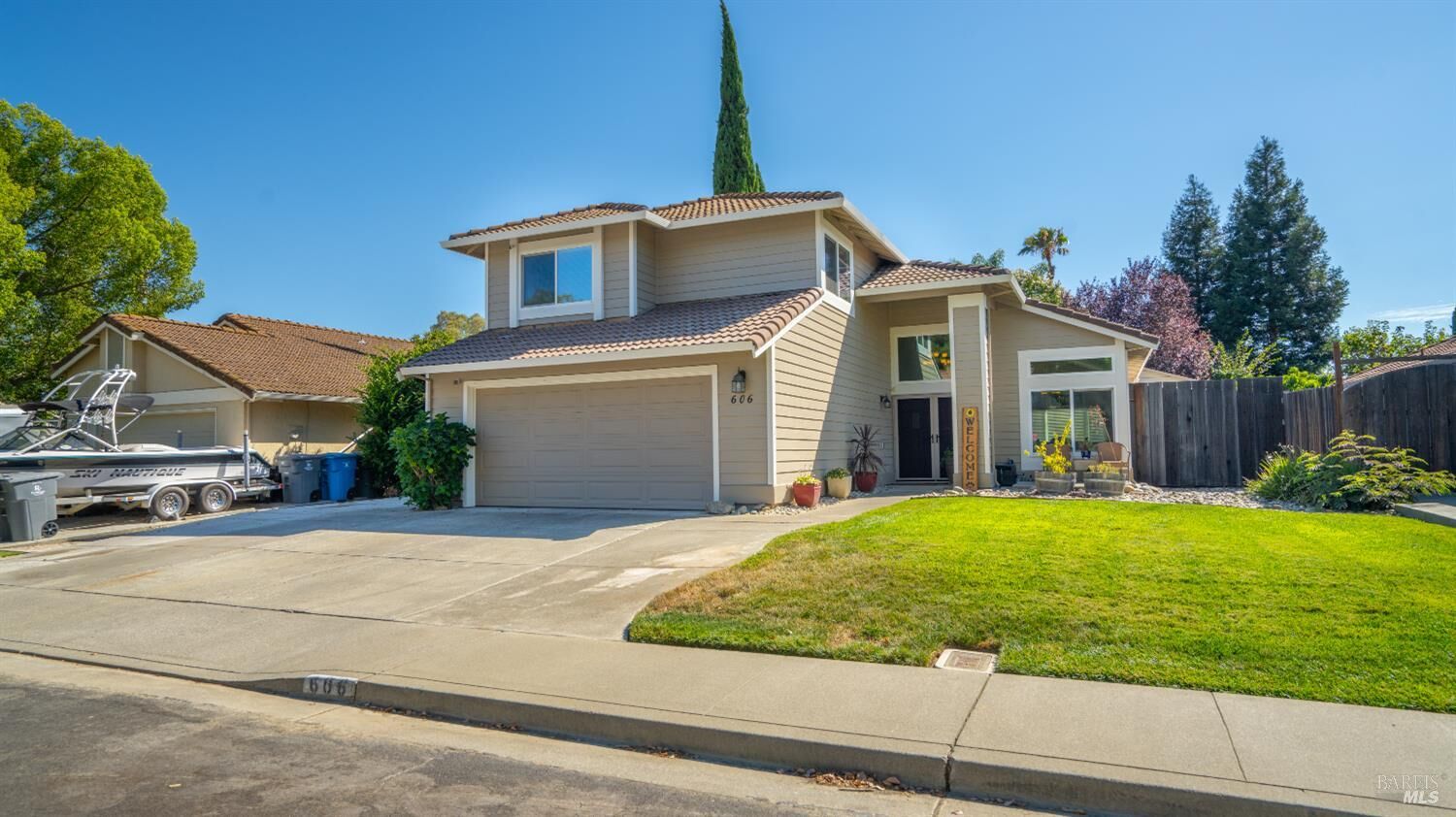 Property Photo:  606 Sunnyvale Place  CA 95687 