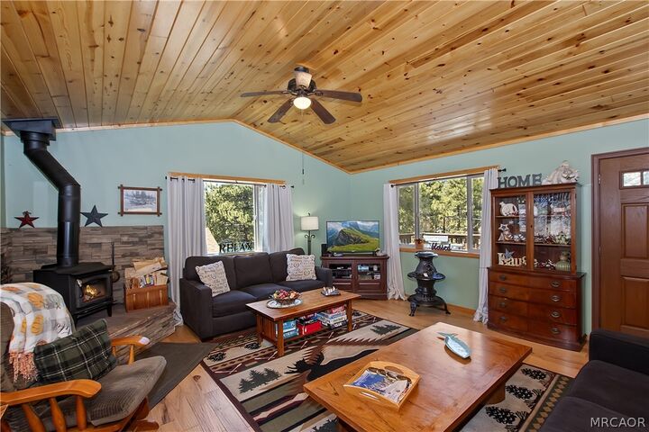 Property Photo:  33653 Green Valley Lane  CA 92341 