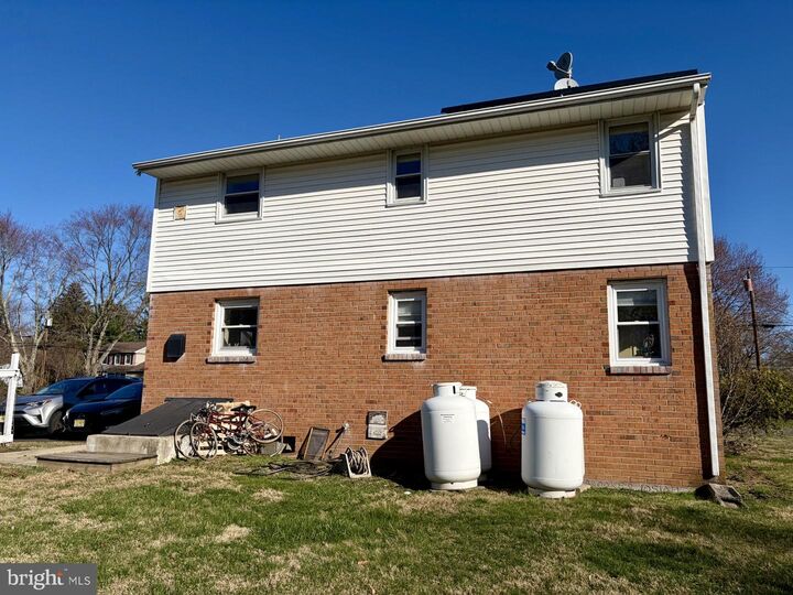 Property Photo:  18 Crest Avenue  NJ 08534 