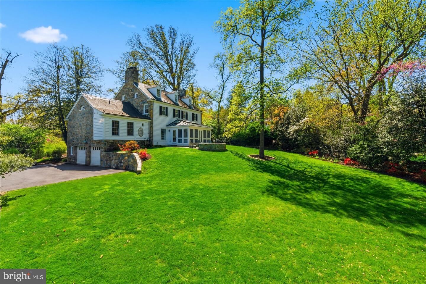 Property Photo:  305 Mansion Drive  VA 22302 