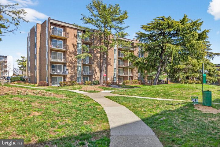 Property Photo:  60 S Van Dorn Street 413  VA 22304 