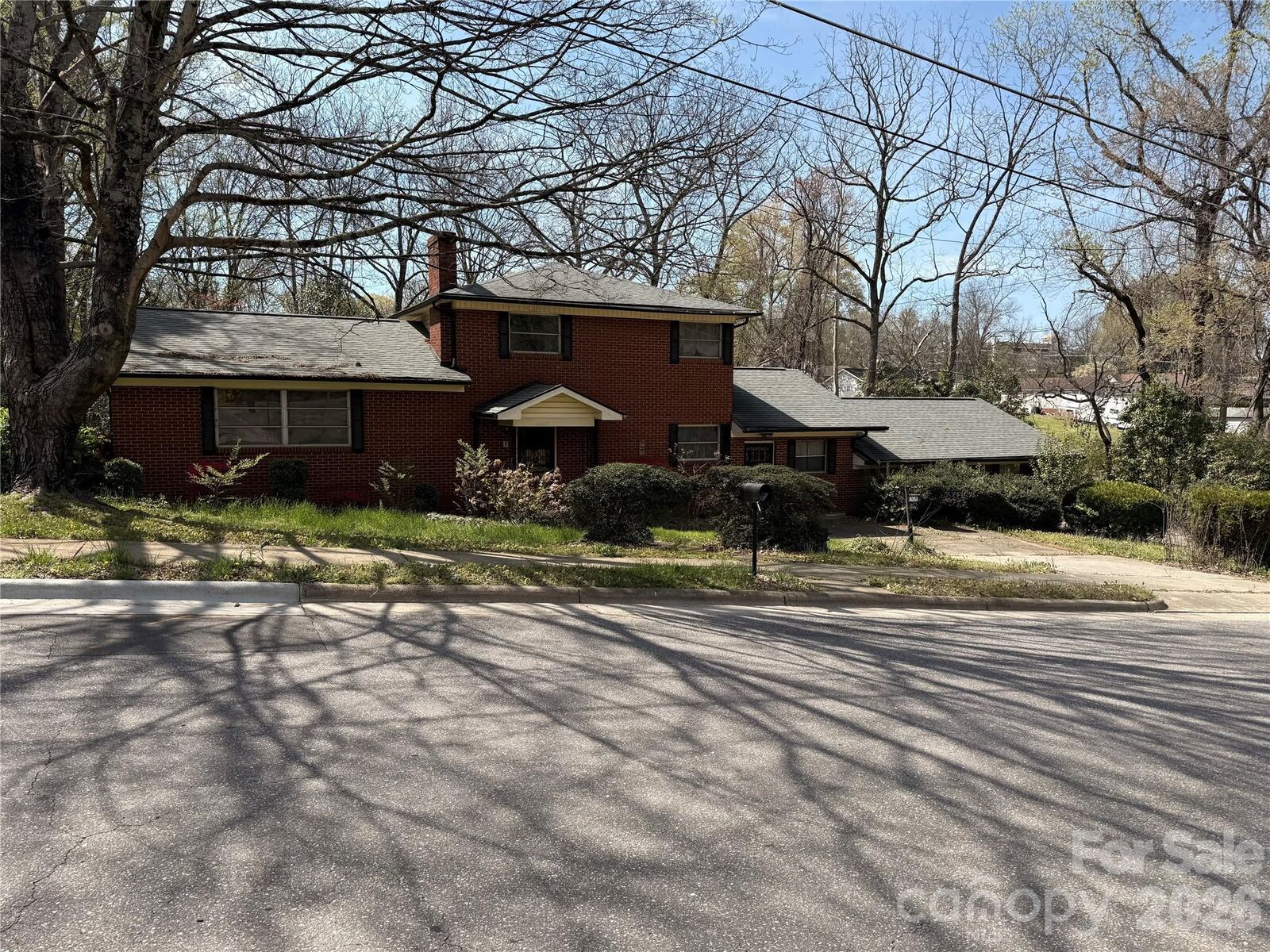 Property Photo: 516 S Green Street NC 28677