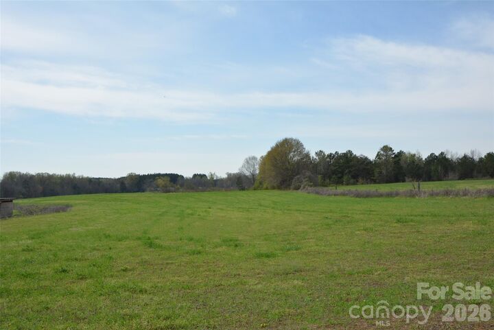 Property Photo:  2431 McCraw Road  NC 28114 