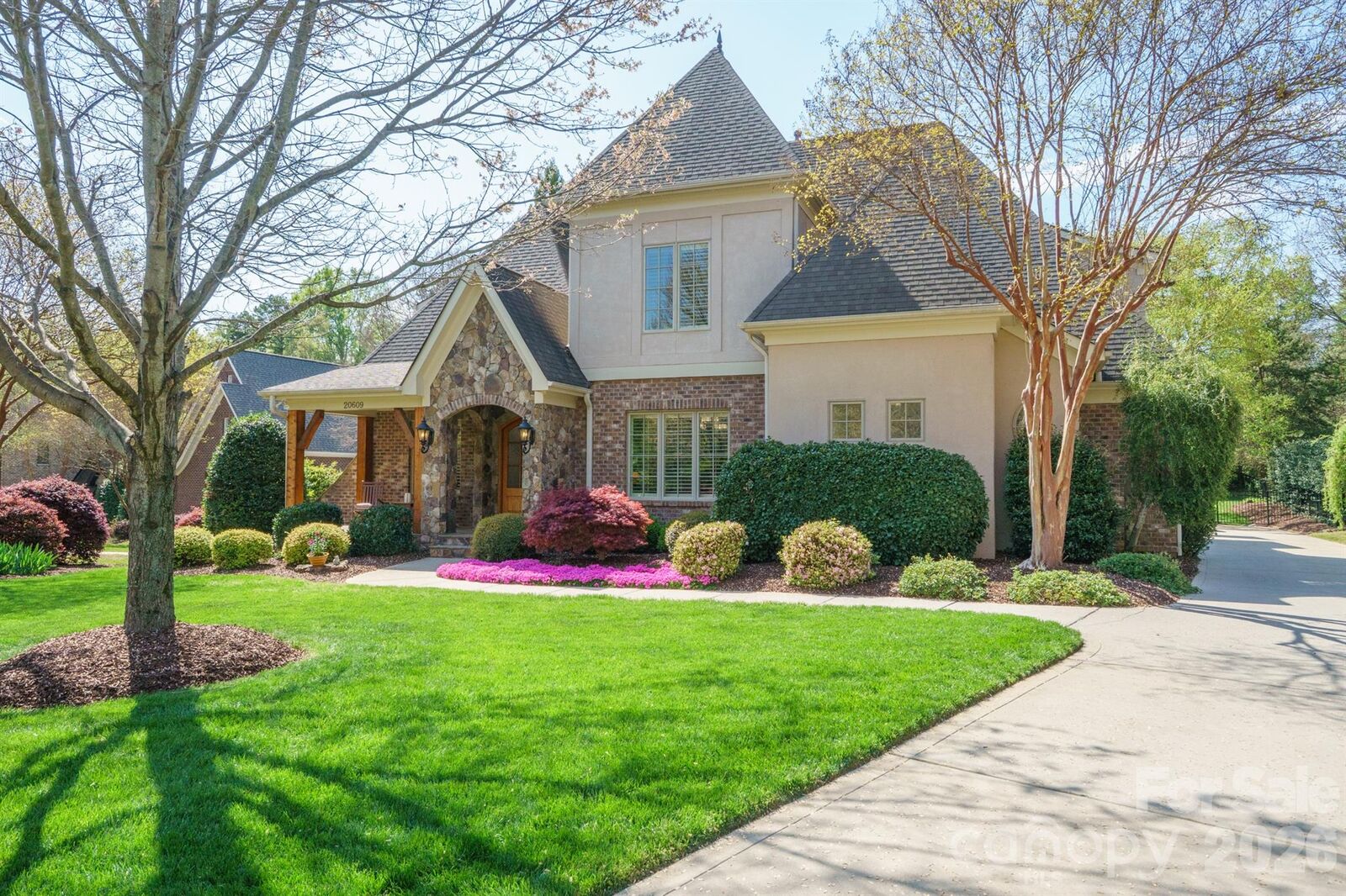 Property Photo: 20609 Queensdale Drive NC 28031