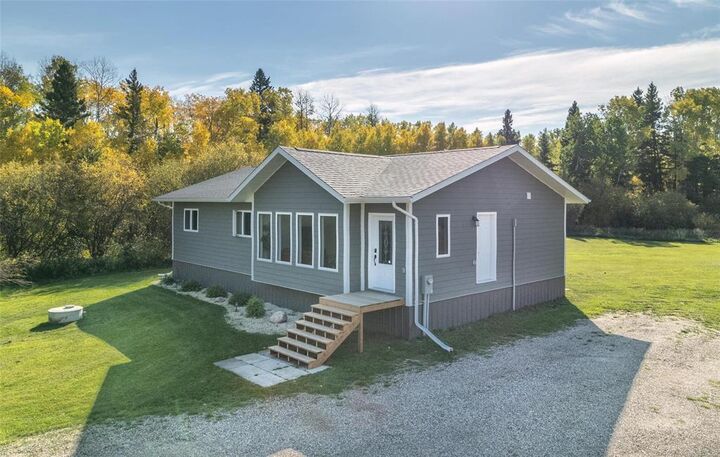 Property Photo:  334 Barclay Drive  MB R0J 1N0 