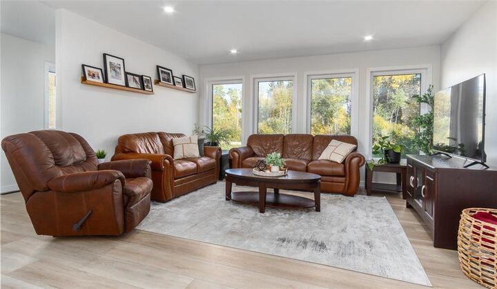 Property Photo:  334 Barclay Drive  MB R0J 1N0 