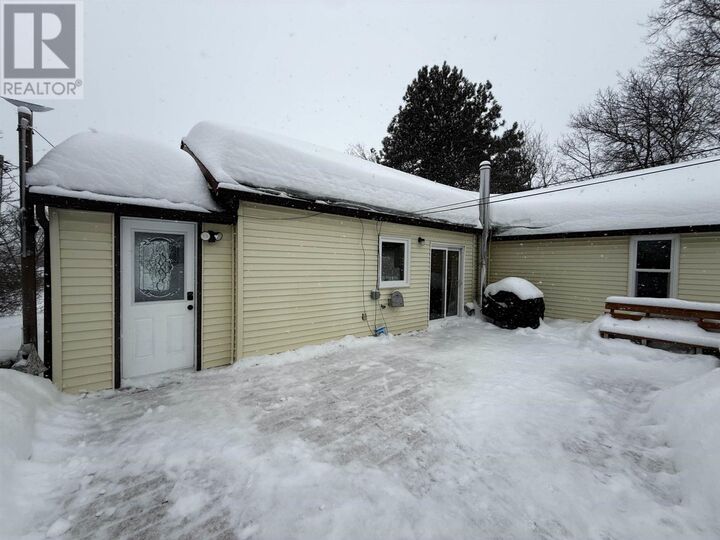 Property Photo:  10 Queen St  ON P8T 1E8 