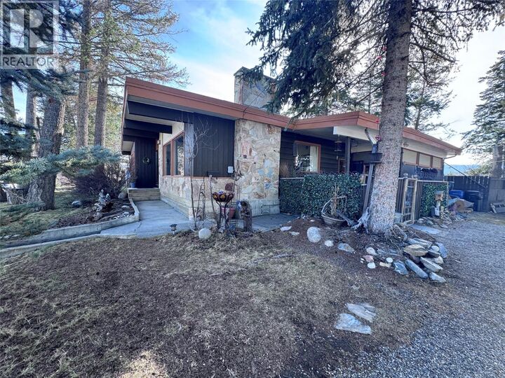 Property Photo: 301 19th Avenue South BC V1C 3E3