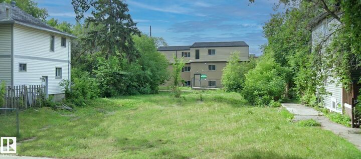 Property Photo:  11305 108 Avenue NW  AB T5H 1B5 