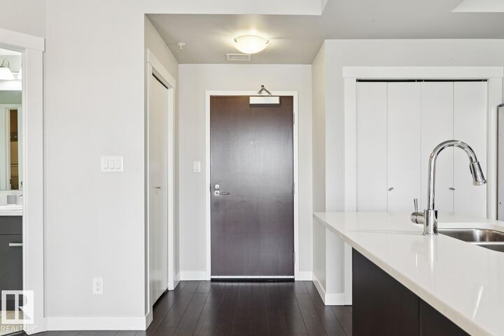 Property Photo:  10410 102 Avenue NW 905  AB T5J 0E9 