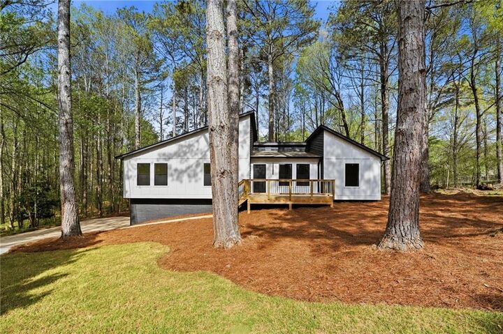 Property Photo:  324 Hill Crest Circle  GA 30188 