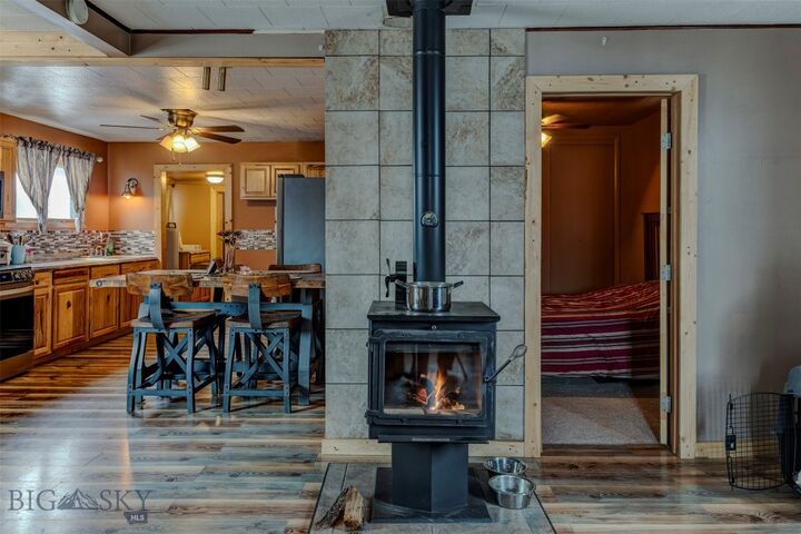 Property Photo:  305 1st Avenue N  MT 59018 